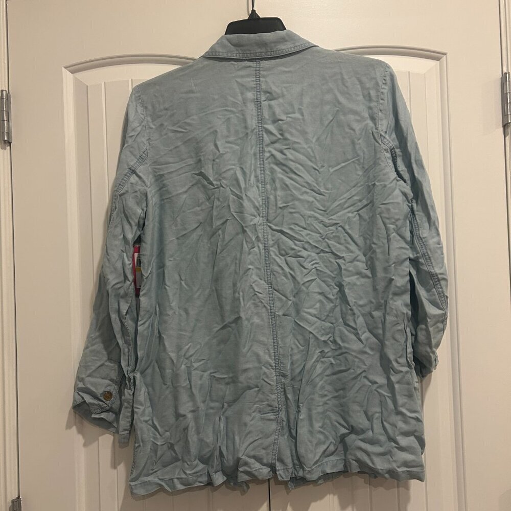 Vince Camuto "Denim" Button Top Women’s Size M - Picture 6 of 6